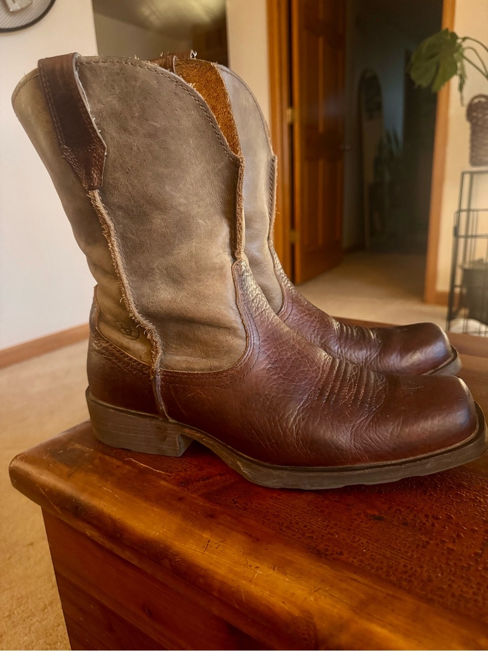 Ariat Men's Rambler Two-Tone Brown Western Leather Boots - Square Toe